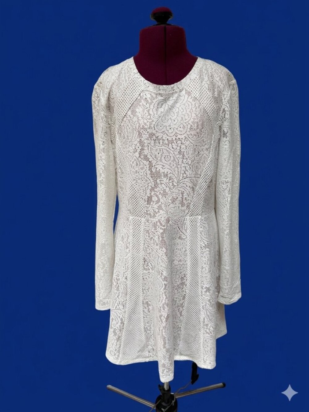 BCBGMaxAzria “Baylie” Off White Lace Mini Dress - Size M